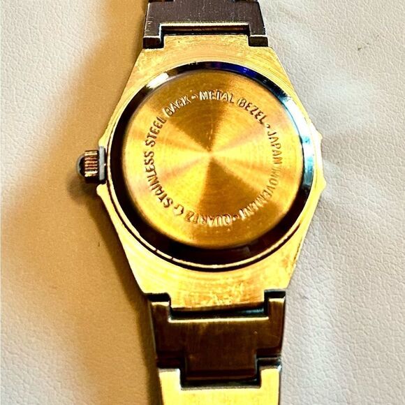 Elegant Matte Silver Anne Klein Women's Watch - Picture 4 of 4